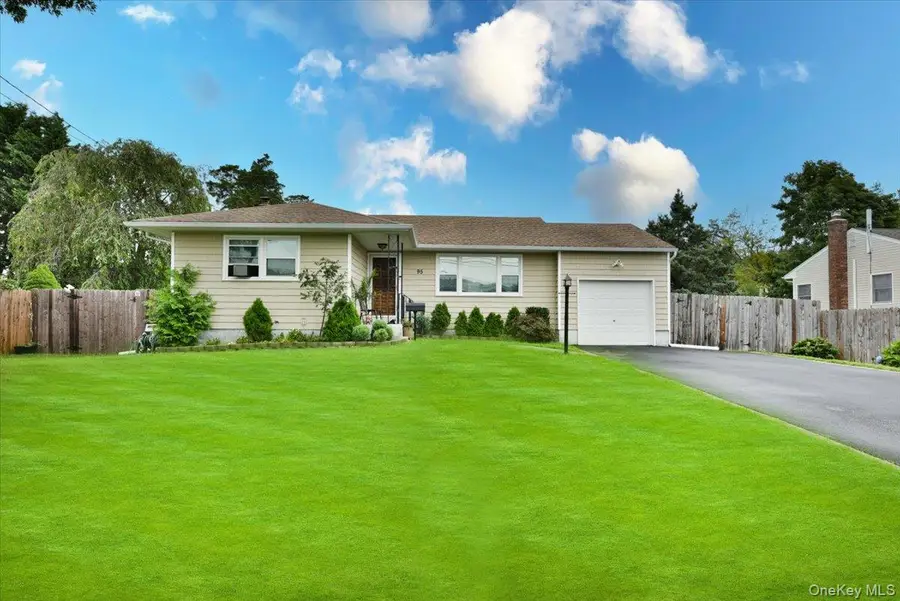 95 Jenkins Avenue, North Babylon, NY 11703 - #2