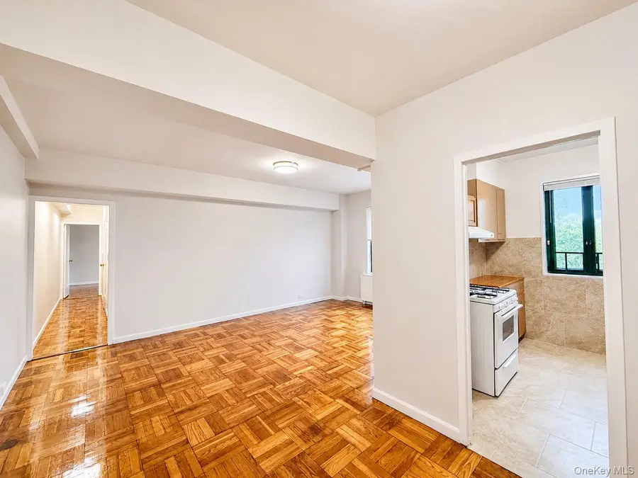 1569 Metropolitan Avenue #6I, Bronx, NY 10462 - #3