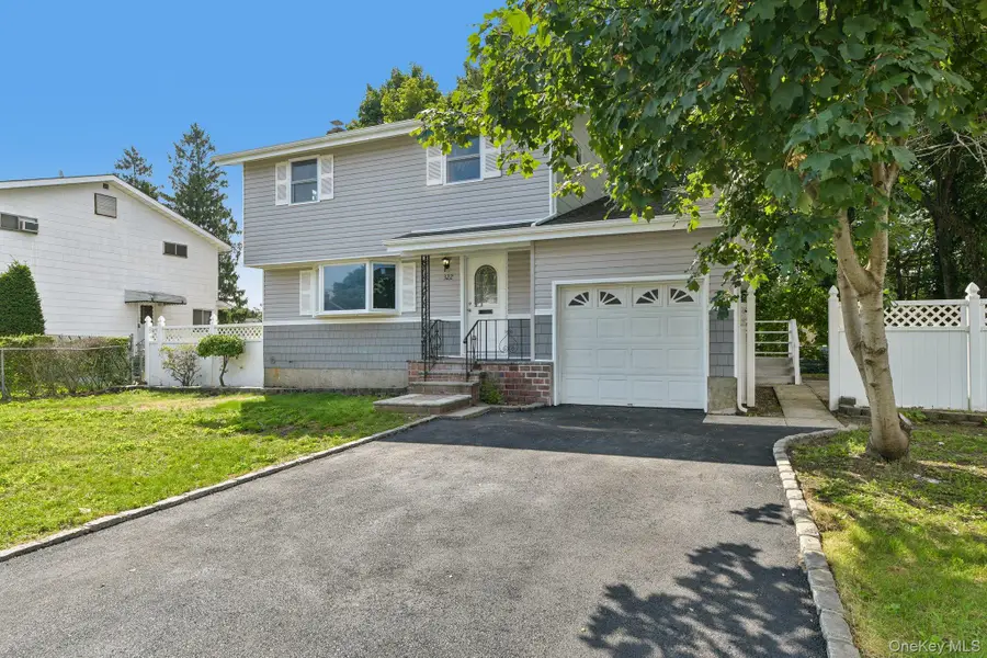 322 Barleau, Brentwood, NY 11717 - #2