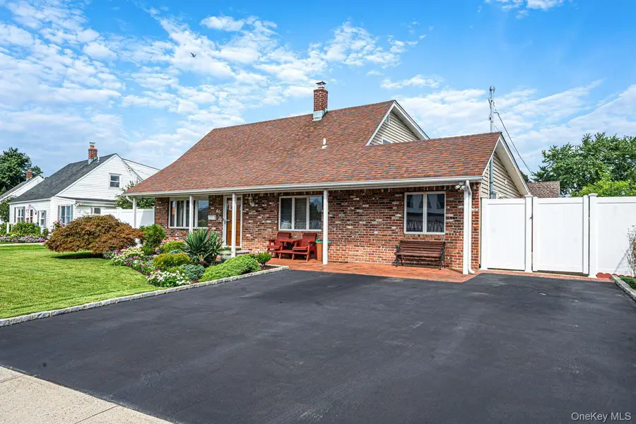 60 Academy Lane, Levittown, NY 11756 - #2