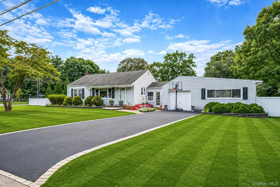 19 Ridgeley Road, Smithtown, NY 11787 - #3
