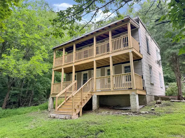 91 Pancake Hollow Road, Highland, NY 12528