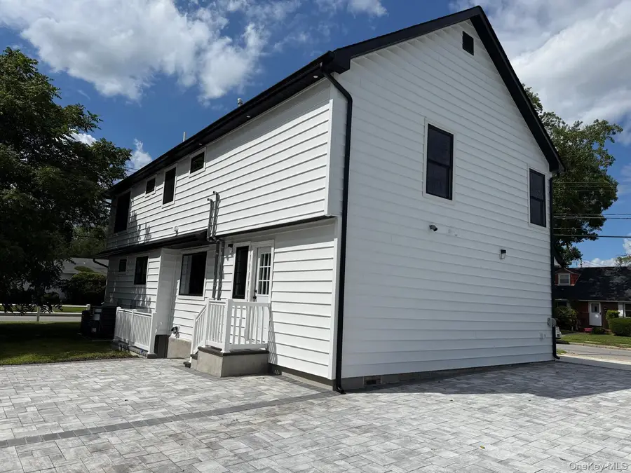 438 Von Elm Avenue, East Meadow, NY 11554 - #3