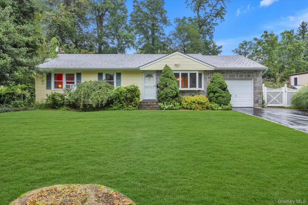 89 E 25th Street, Huntington Station, NY 11746 - #1