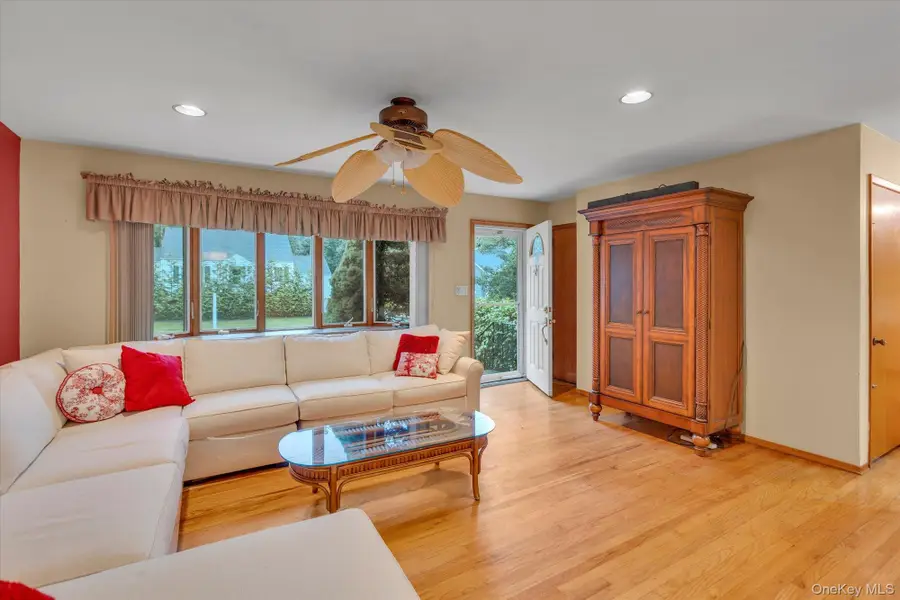 89 E 25th Street, Huntington Station, NY 11746 - #2