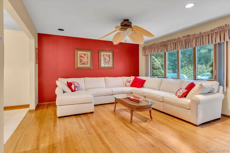89 E 25th Street, Huntington Station, NY 11746 - #3