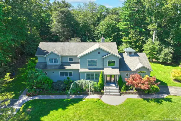 19 Sparrow Lane, Huntington, NY 11743