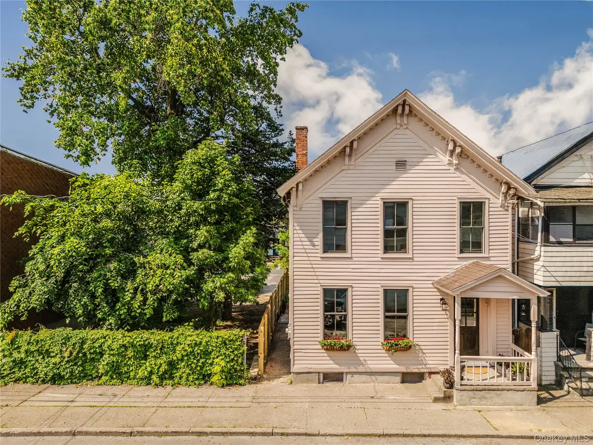 225 Robinson Street, Hudson, NY 12534 - #1