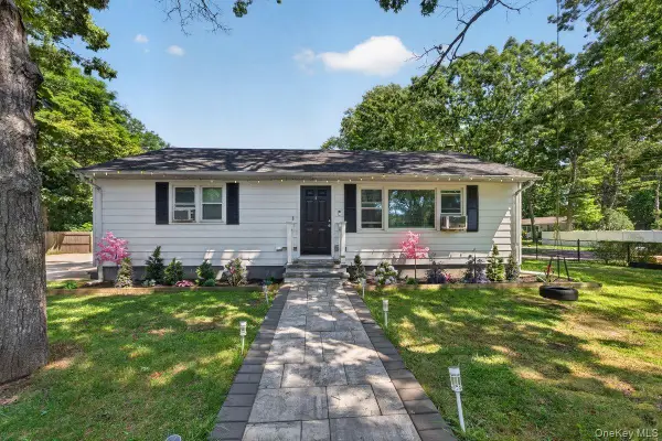 287 Whittier Drive, Mastic Beach, NY 11951
