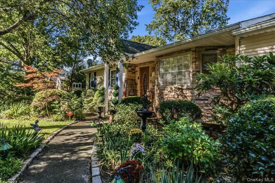 18 Linden Avenue, Kings Park, NY 11754 - #2