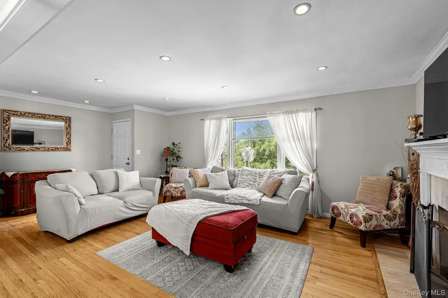 132 Burhans Avenue, Yonkers, NY 10701 - #3