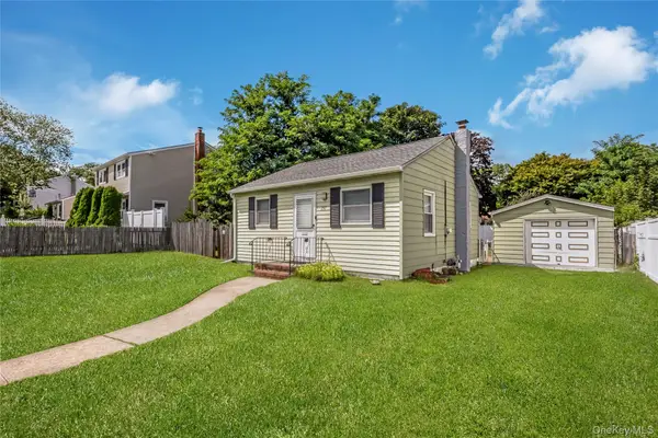 297 16th Street, West Babylon, NY 11704