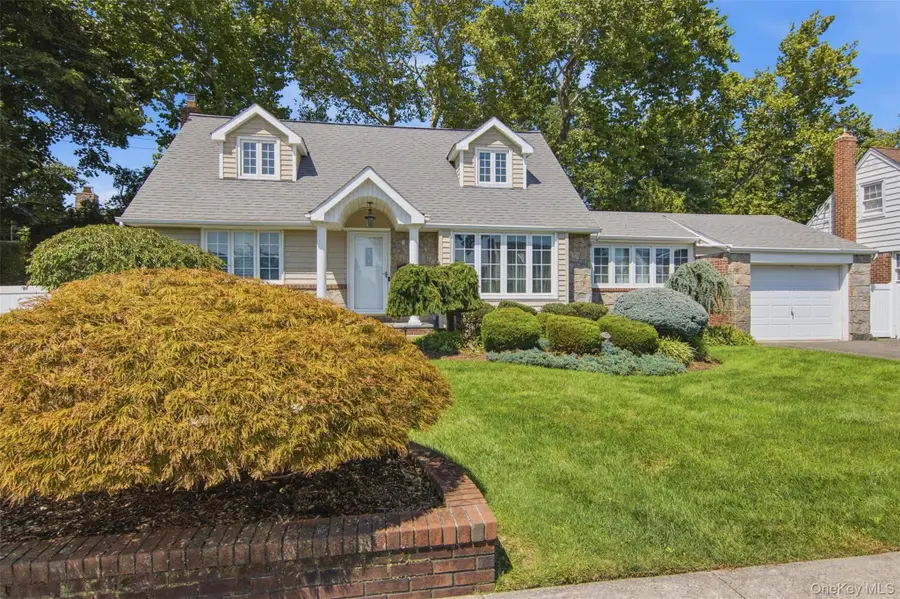 3 Cromwell Road, Carle Place, NY 11514 - #3