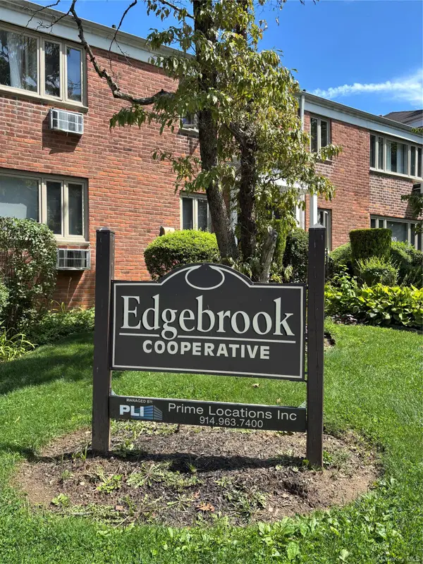 40 Lawrence Drive #D, White Plains, NY 10603