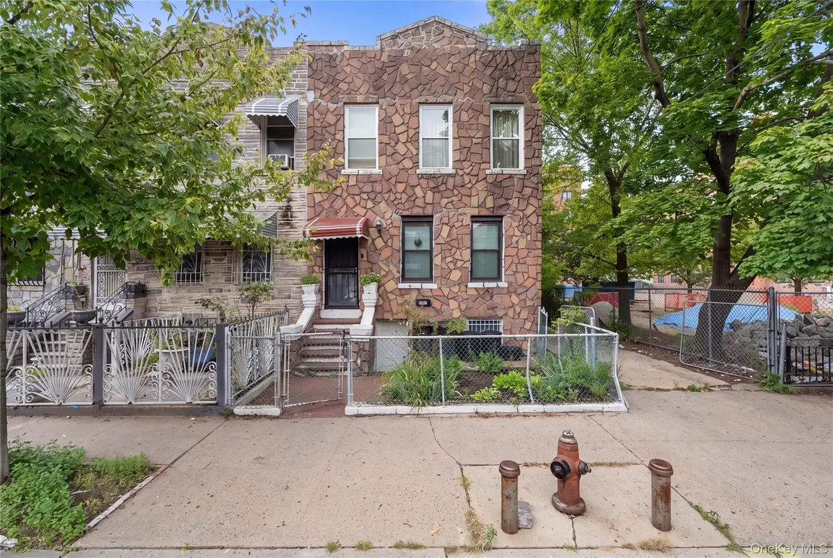 749 Taylor Avenue, Bronx, NY 10473 - #1