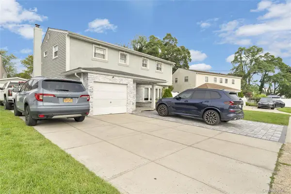 921 N Fletcher Avenue, Valley Stream, NY 11580