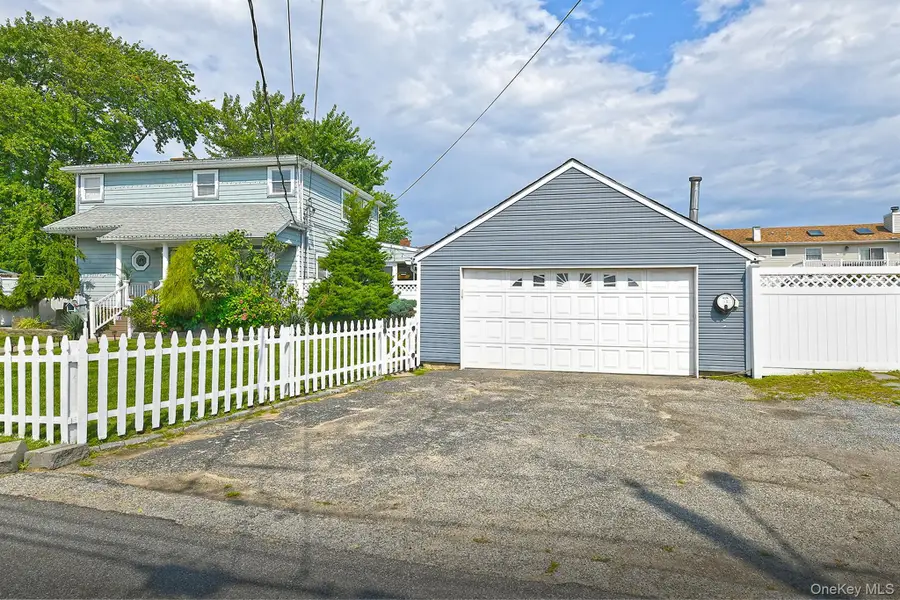 48 Lake Street, Lindenhurst, NY 11757 - #3
