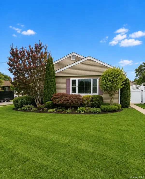 2426 Freeport Street, Wantagh, NY 11793