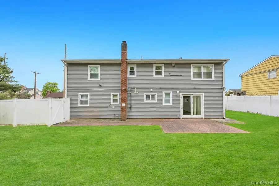 226 Princess Street, Hicksville, NY 11801 - #3