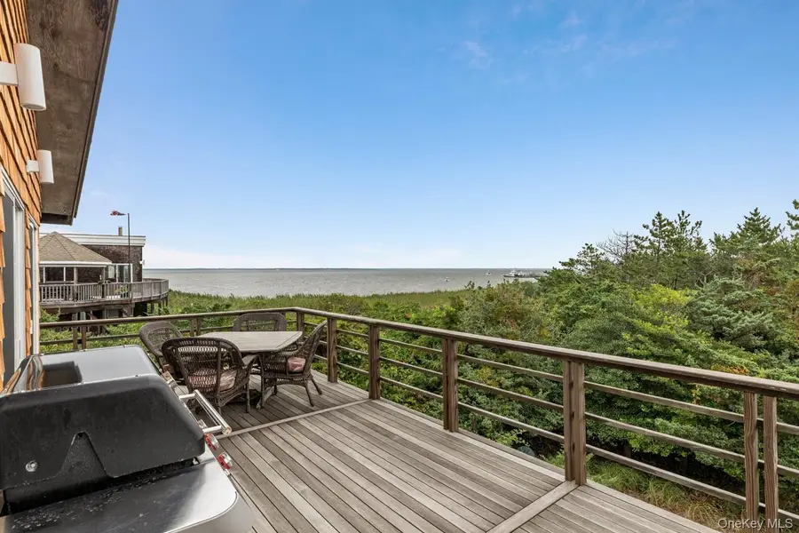 31 E End Walk, Islip, NY 11706 - #2