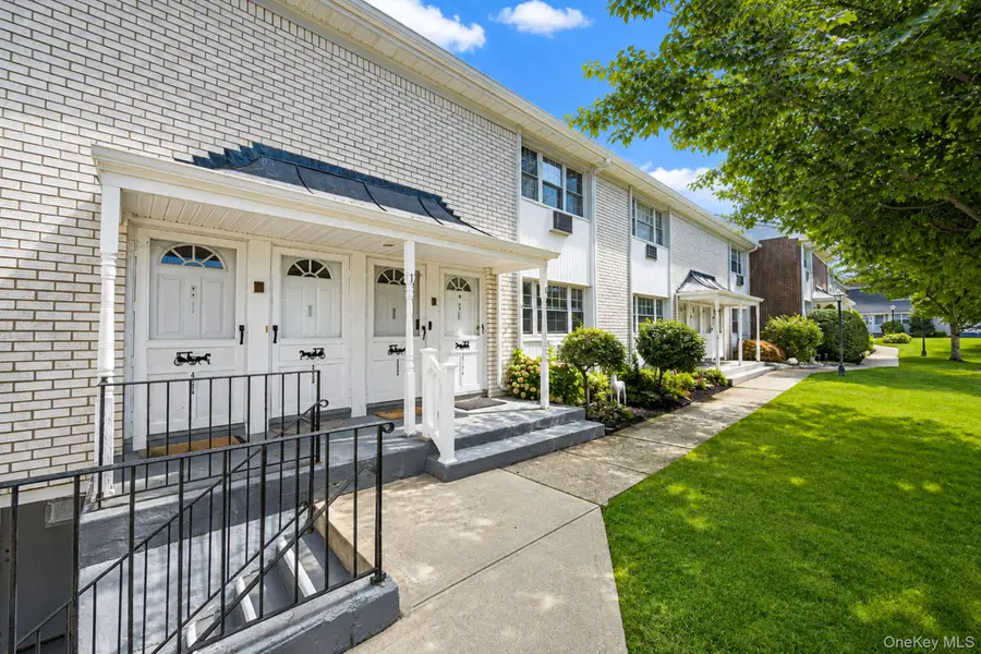 4715 Wilshire Lane #K15, Oakdale, NY 11769 - #2