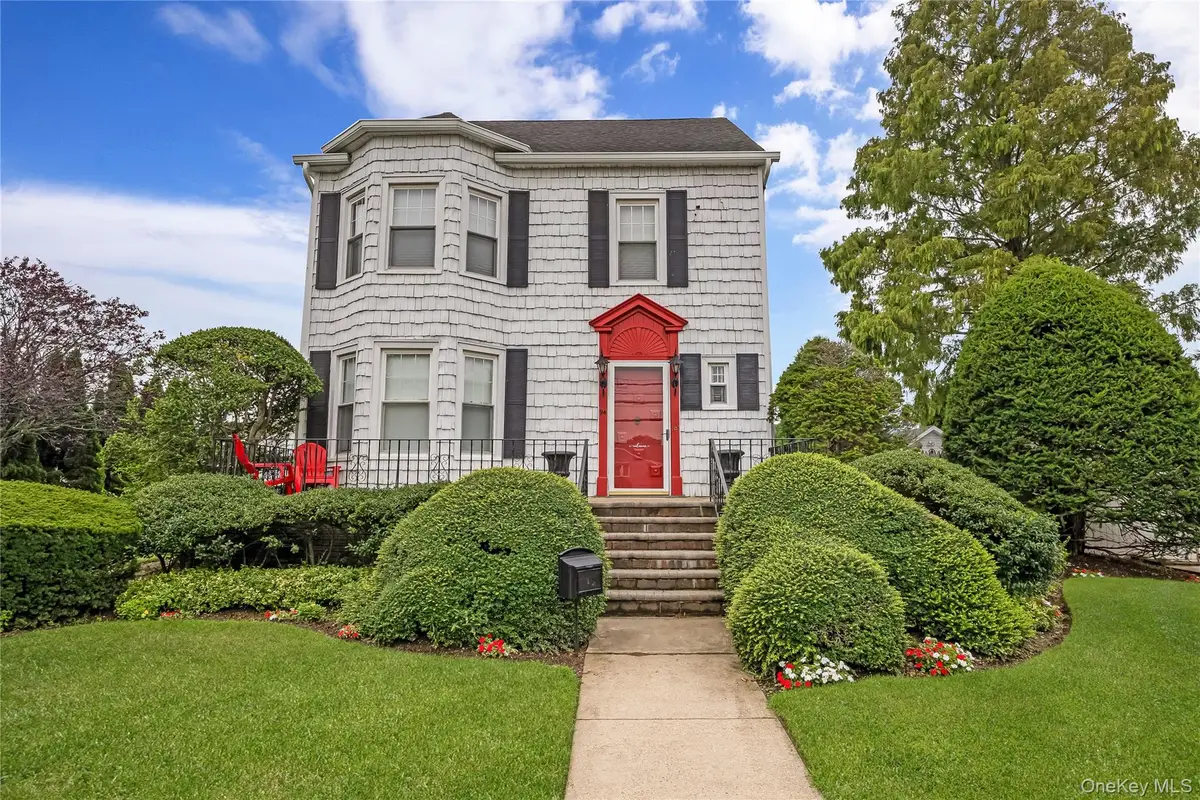 94 Fallwood Parkway, Farmingdale, NY 11735 - #1