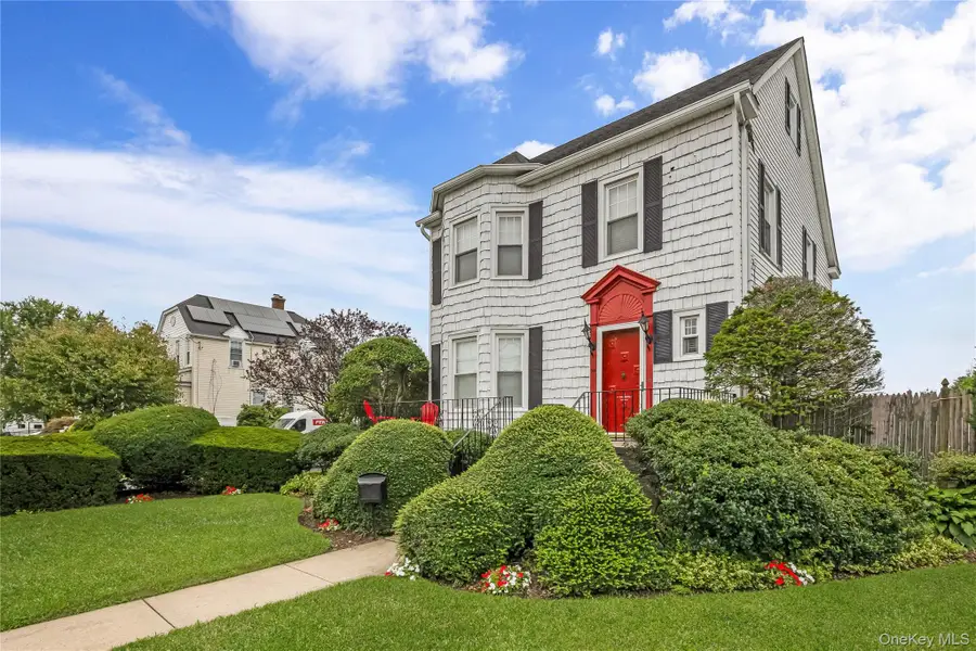 94 Fallwood Parkway, Farmingdale, NY 11735 - #2