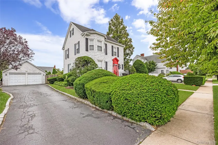 94 Fallwood Parkway, Farmingdale, NY 11735 - #3