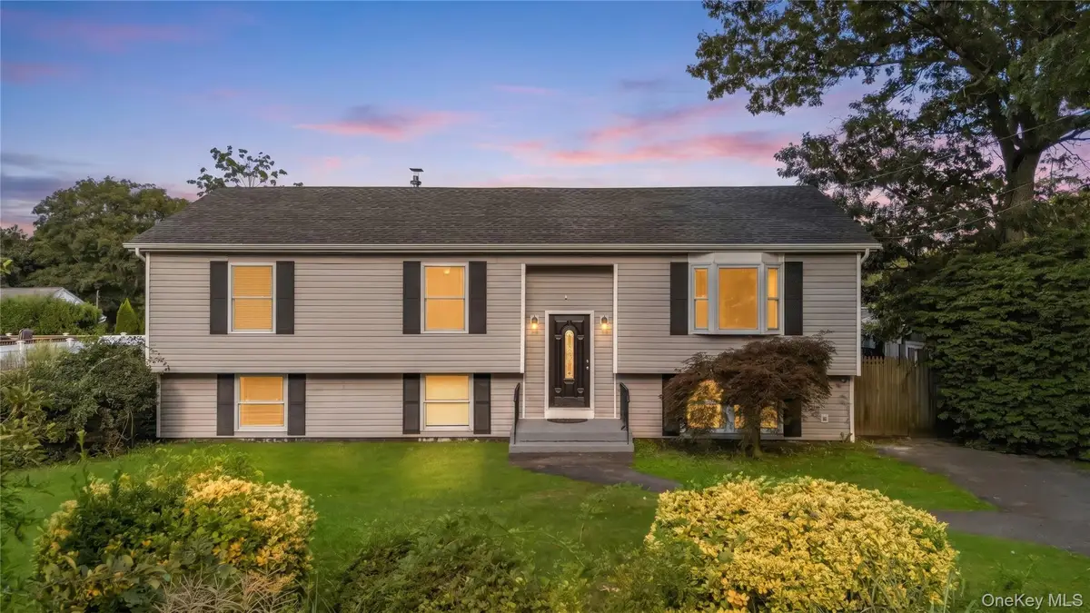 31 Concord Road, Shirley, NY 11967 - #1