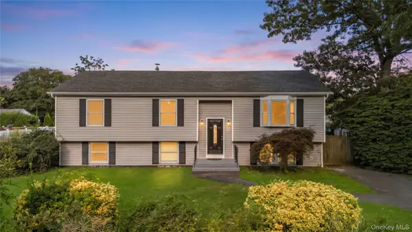 31 Concord Road, Shirley, NY 11967