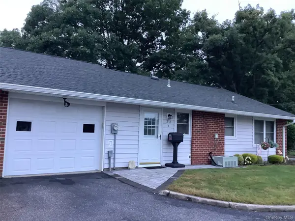 238 Blackpool Court #A, Ridge, NY 11961