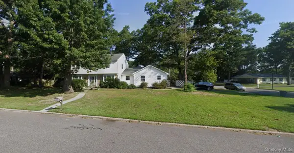 27 Whitmore Lane, Coram, NY 11727