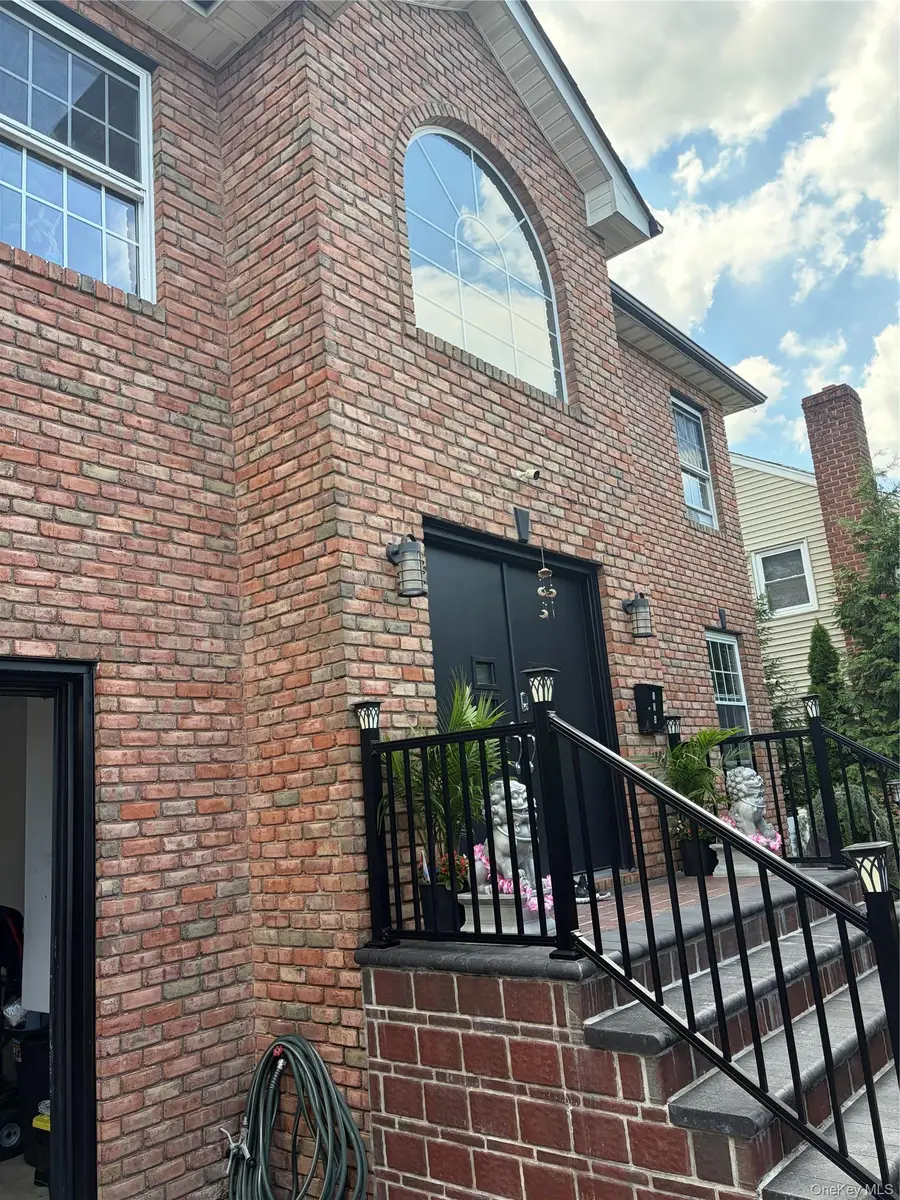 Address Withheld By Seller, Garden City Park, NY 11040 - #2