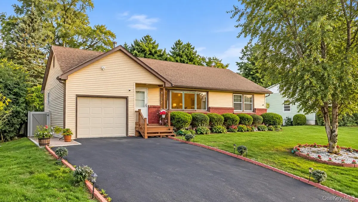 241 Garden Street, New Windsor, NY 12553 - #1