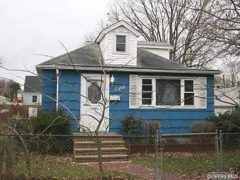 80 Claremont Avenue, West Babylon, NY 11704