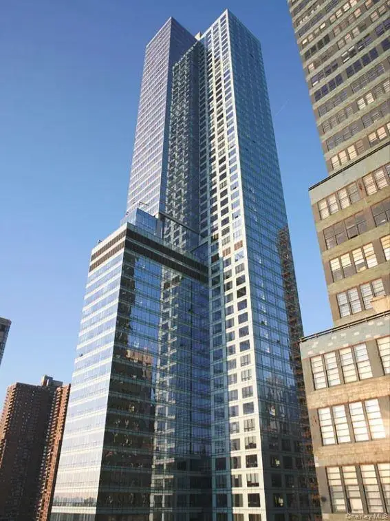 350 W 42nd Street #19I, New York (Manhattan), NY 10036
