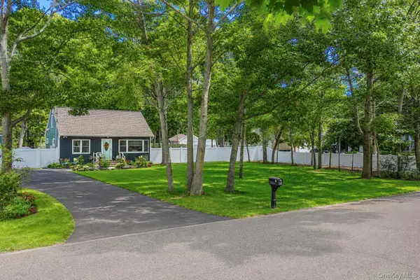 51 Roberts Road W, Shirley, NY 11967
