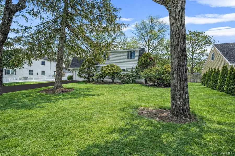 22 Meyer Lane, Medford, NY 11763 - #3