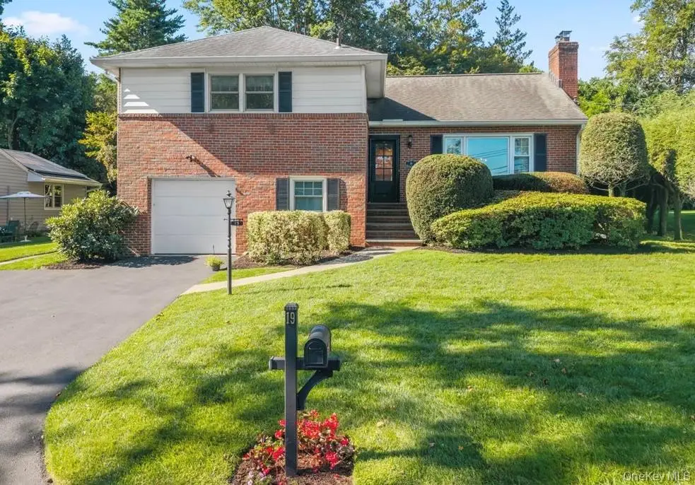 19 Dartmouth Terrace, White Plains, NY 10607 - #1