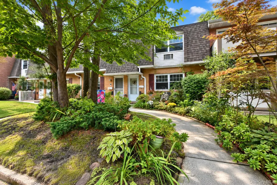 11 Glen Hollow Drive #D-64, Holtsville, NY 11742 - #2