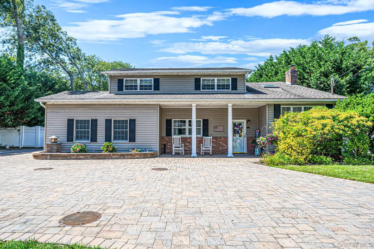 136 Vanderbilt Boulevard, Oakdale, NY 11769 - #1