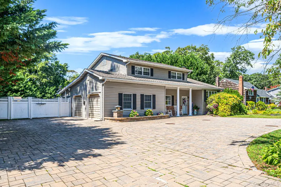 136 Vanderbilt Boulevard, Oakdale, NY 11769 - #2