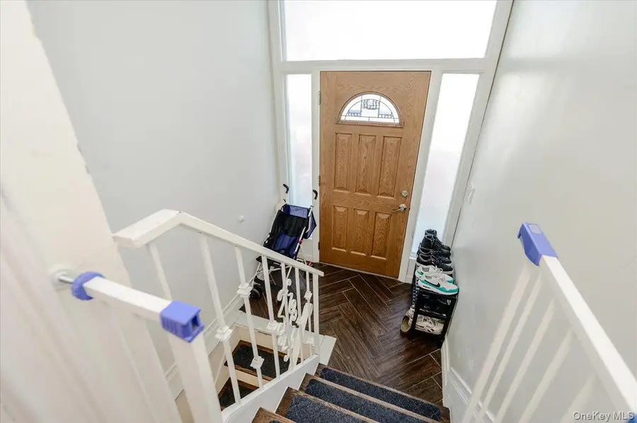 2406 Tiemann Avenue, Bronx, NY 10469 - #2