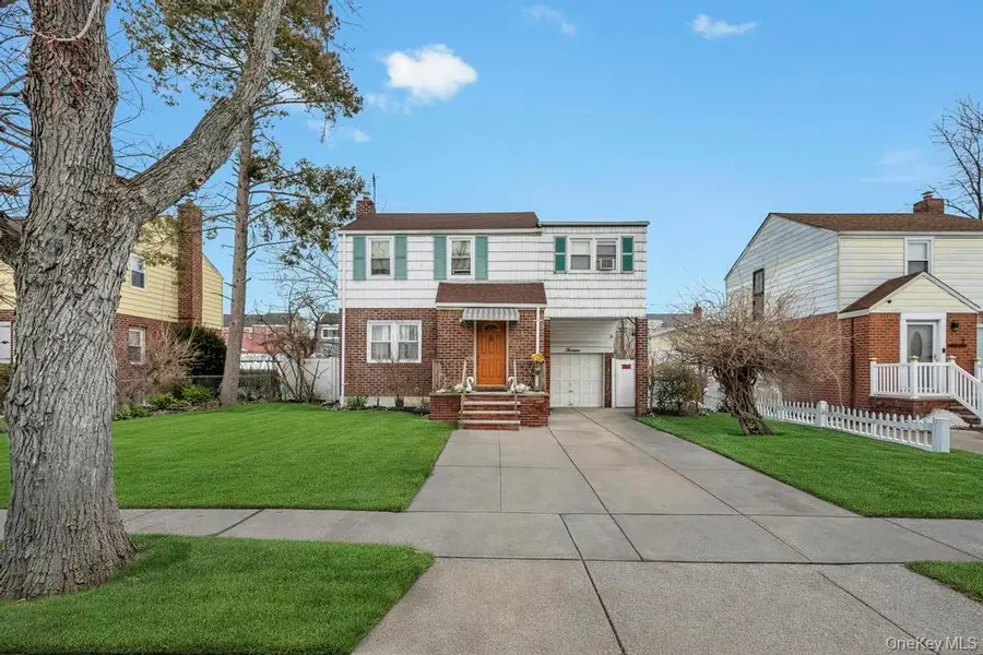 13 Crystal St, Elmont, NY 11003 - #2