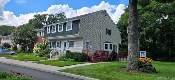 251 Village Drive #251, Hauppauge, NY 11788