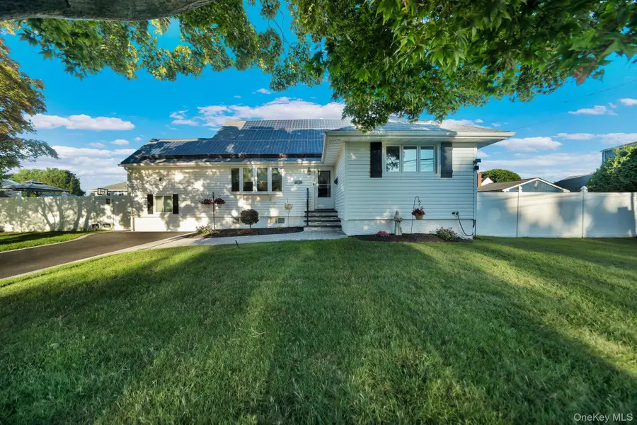 103 Queens Avenue, West Babylon, NY 11704 - #2