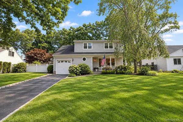 25 Dellmarie Lane, Nesconset, NY 11767