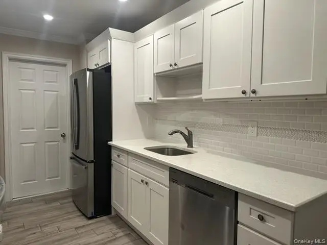 121 Whalers Cove, Babylon, NY 11702 - #2