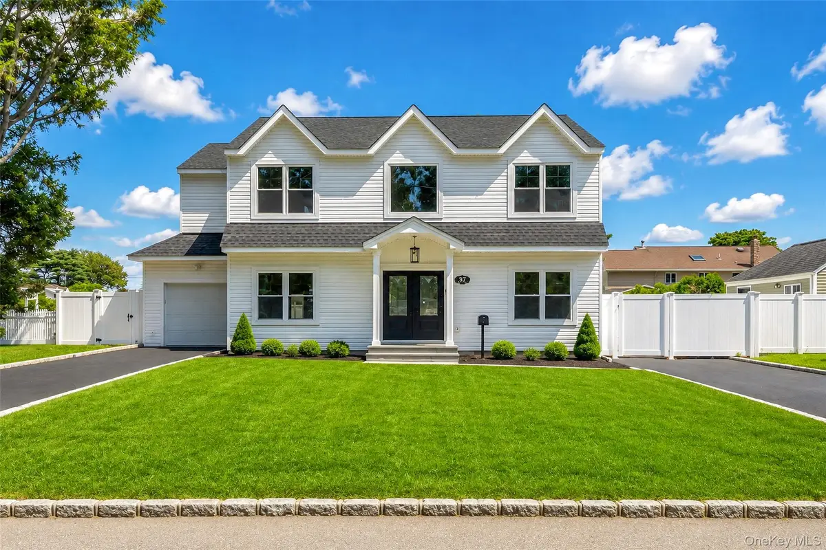 37 Gladstone Avenue, West Islip, NY 11795 - #1