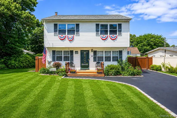 8 Halewood Drive, Shirley, NY 11967